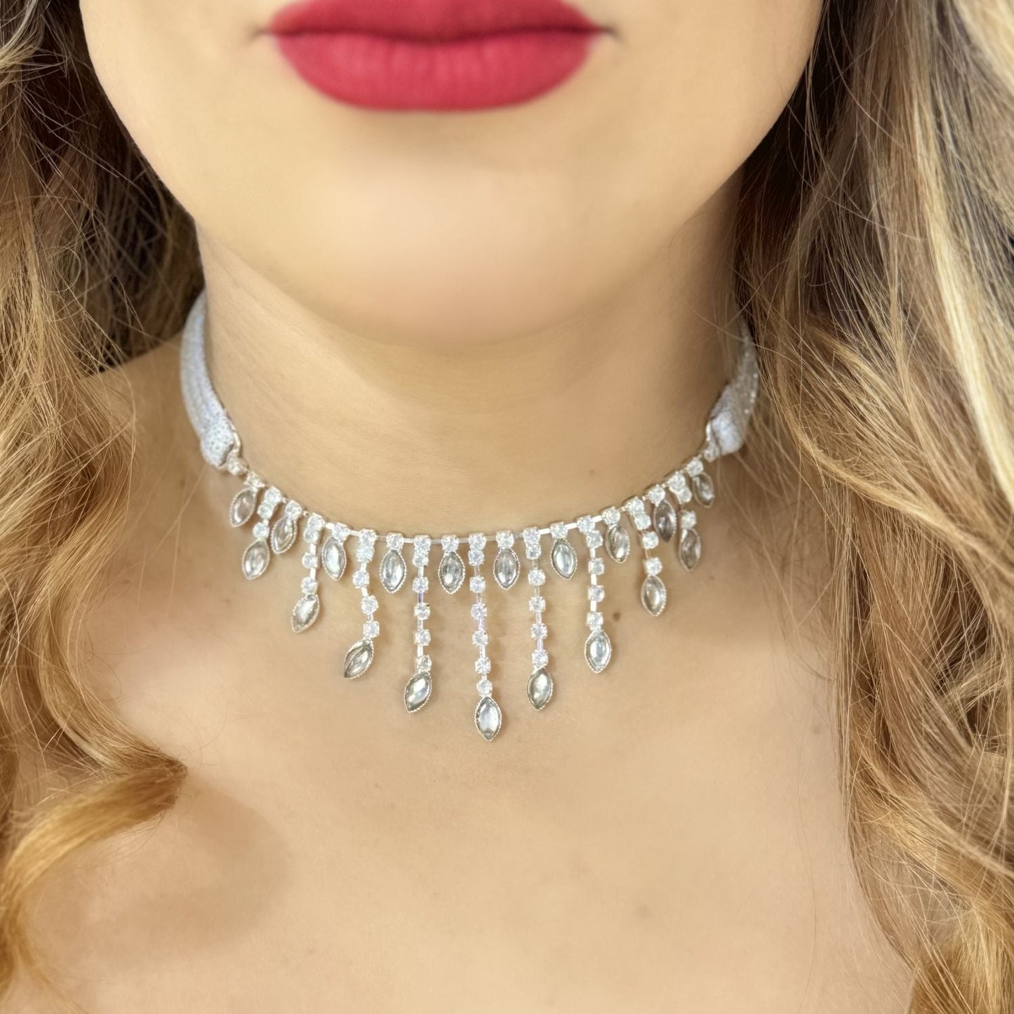 W11170 - Choker Necklace